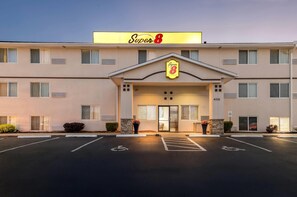 Exterior - Super 8 by Wyndham Independence Kansas City (Independence)