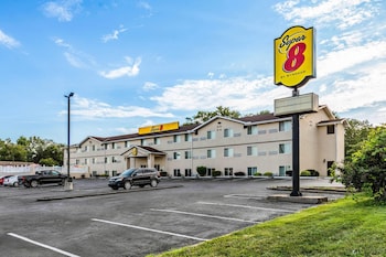 Super 8 by Wyndham Independence Kansas City