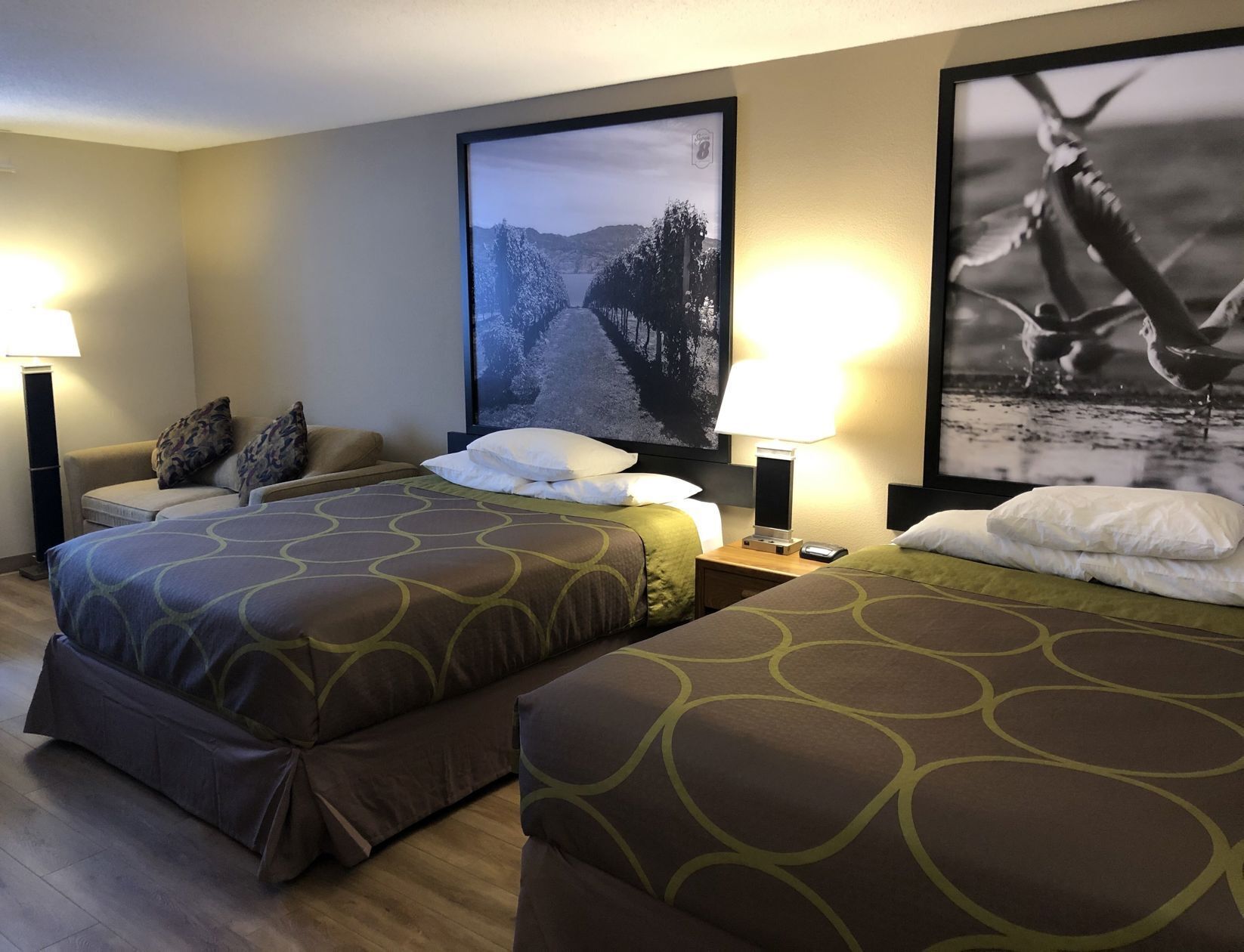 Bureau, espace de travail pour ordinateur portable, rideaux occultants