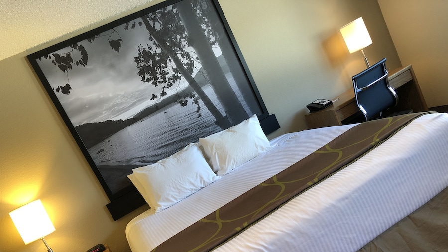 Super 8 by Wyndham Salmon Arm