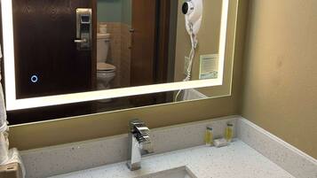 Gratis toiletartikler, hårtørrer, håndklæder