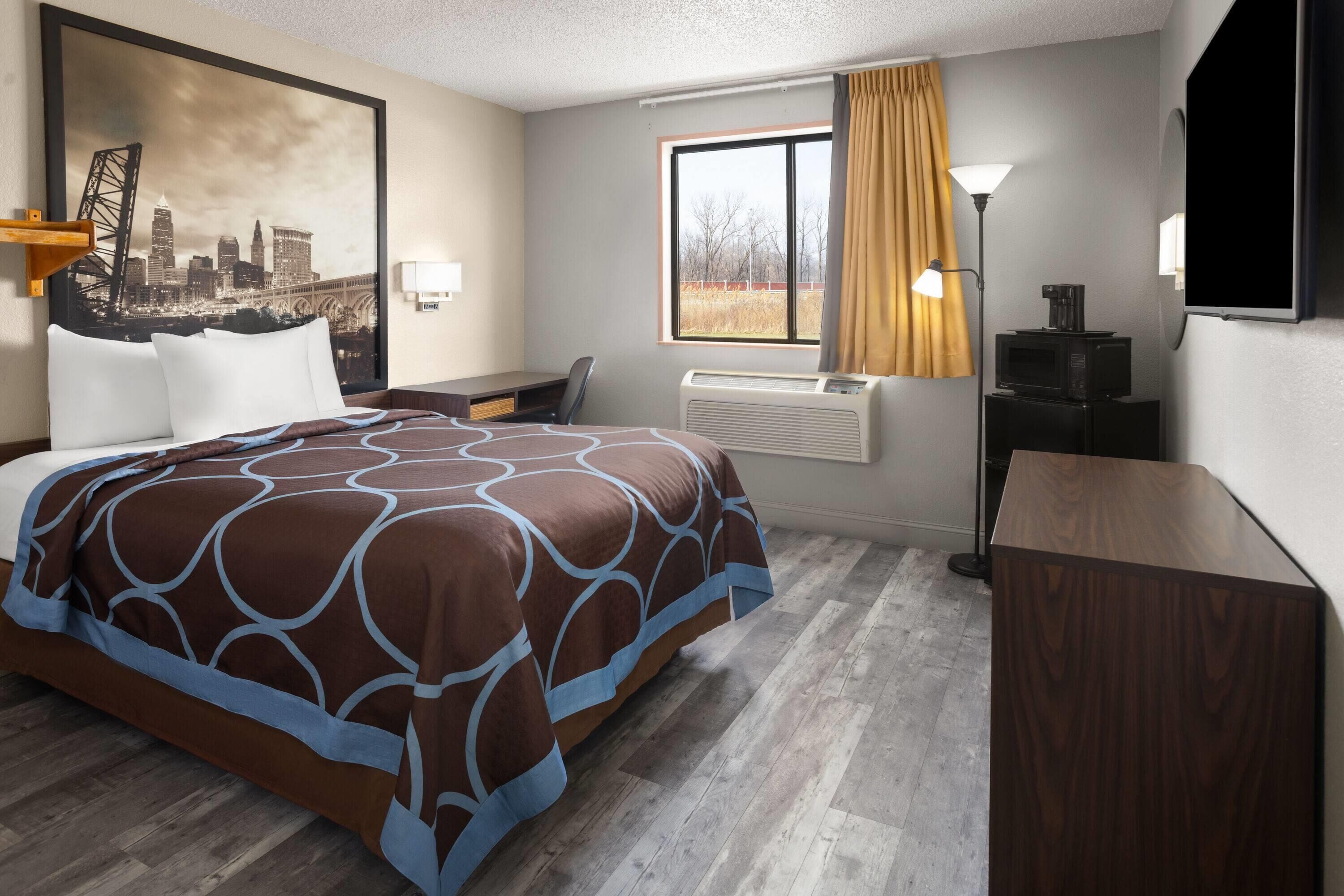 Room, 1 Queen Bed, Accessible, Non Smoking (Mobility) | Desk, blackout drapes, iron/ironing board, free cribs/infant beds