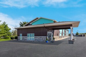 Exterior - Baymont by Wyndham Liberty MO (Liberty)