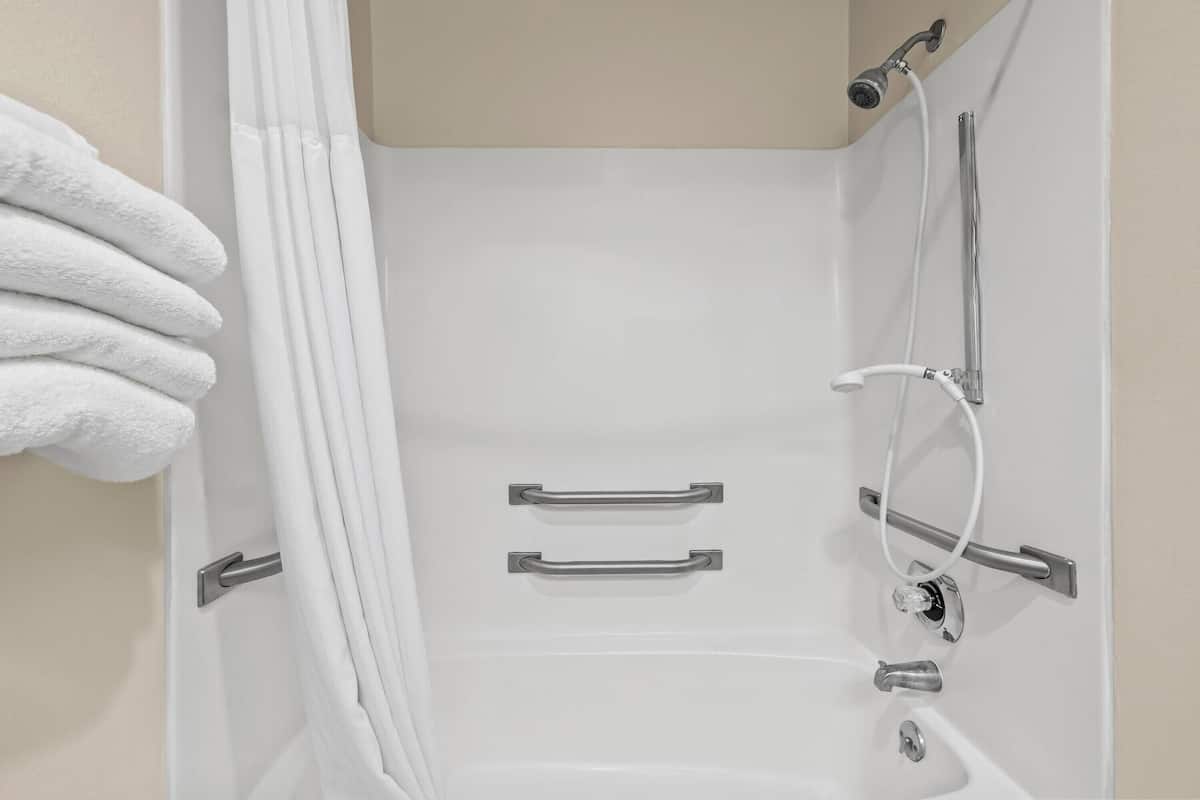 Room, 2 Queen Beds, Accessible, Non Smoking (Mobility Accessible) | Accessible bathroom