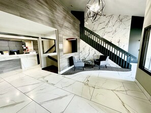 Lobby - Super 8 by Wyndham Columbia Clark Lane (Columbia)