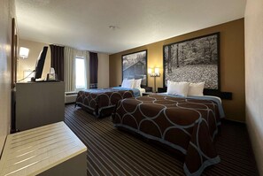 Desk, laptop workspace, blackout drapes, free WiFi - Super 8 by Wyndham Columbia Clark Lane (Columbia)