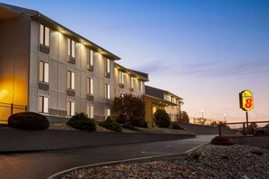 Exterior - Super 8 by Wyndham Hannibal (Hannibal)