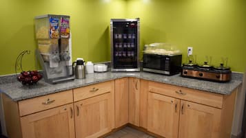 Free daily buffet breakfast