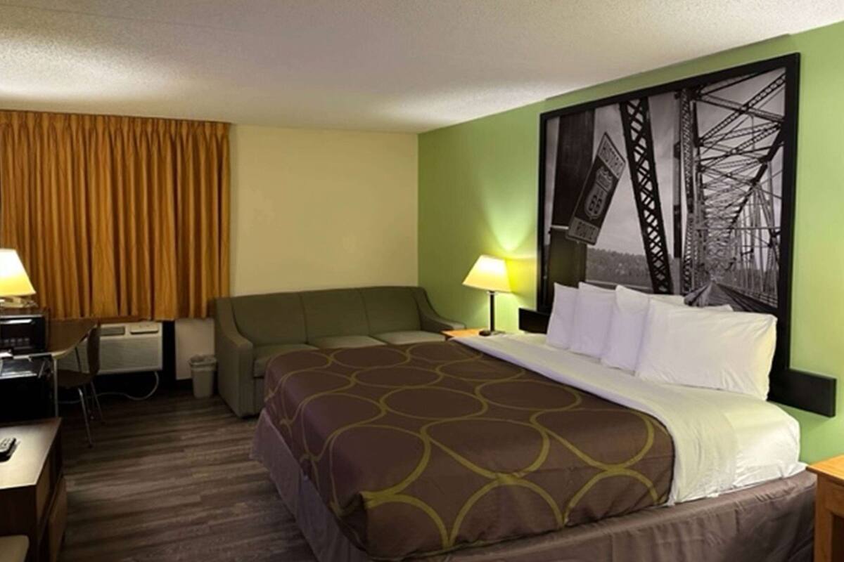 Ropa de cama de alta calidad, camas con pillow-top y escritorio