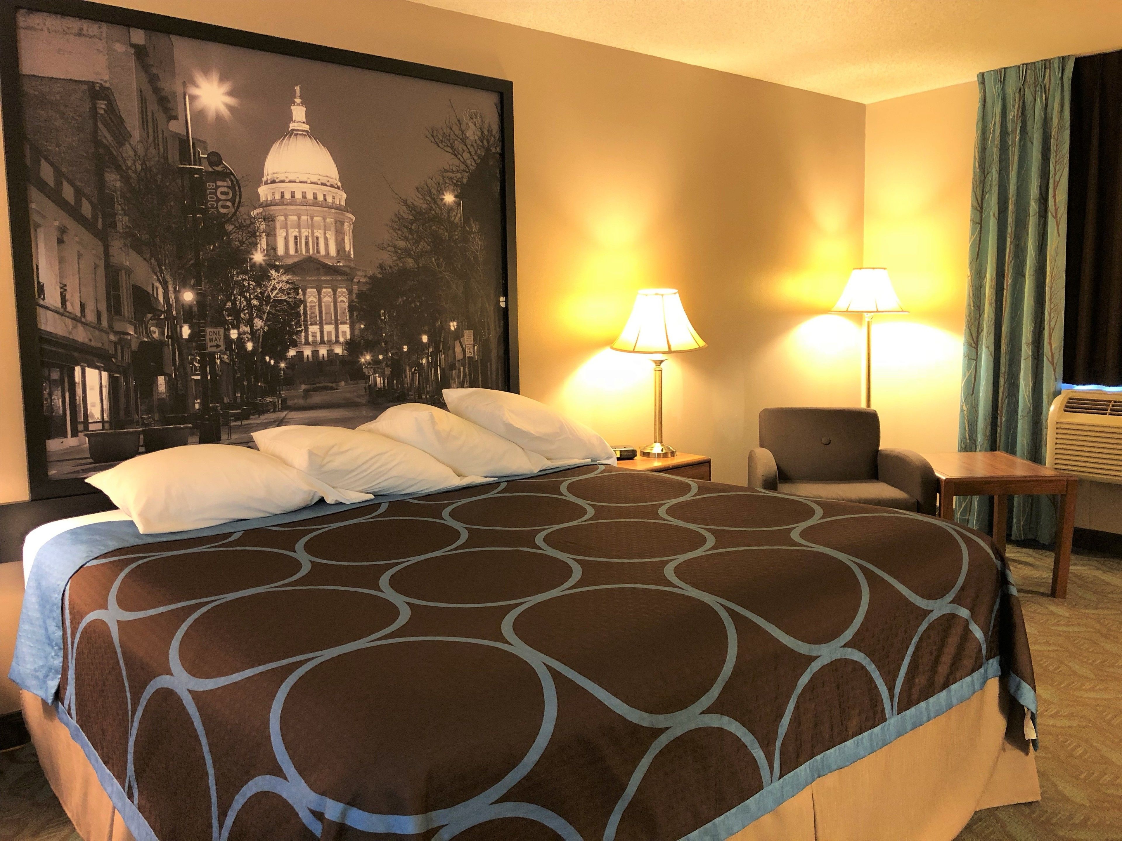 Standard Room, 1 King Bed