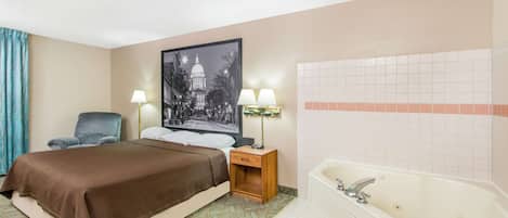 Suite estudio, 1 cama King size, para no fumadores (First Floor) | Ropa de cama hipoalergénica y caja de seguridad en la habitación