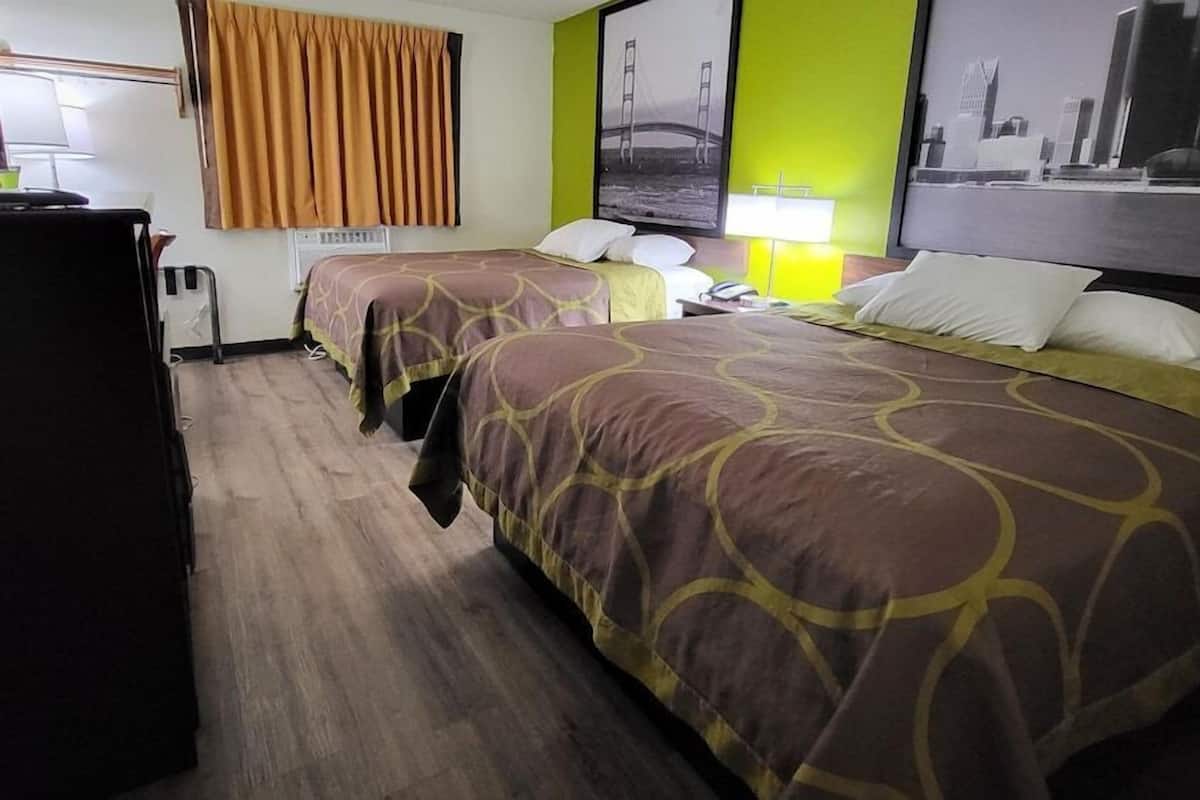 Caja de seguridad en la habitación y escritorio