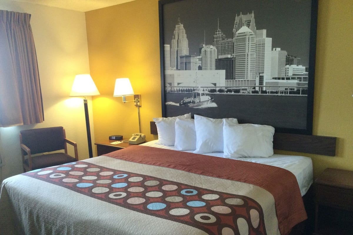 Coffres-forts dans les chambres, bureau, fer et planche Ă repasser