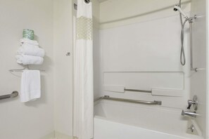 Room, 1 Queen Bed, Accessible, Non Smoking (Mobility) | Bathroom | Free toiletries, hair dryer, towels