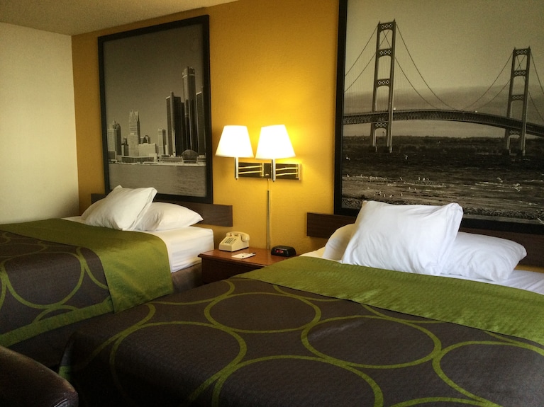 Super 8 by Wyndham Canton/Livonia Area Reviews, Deals & Photos