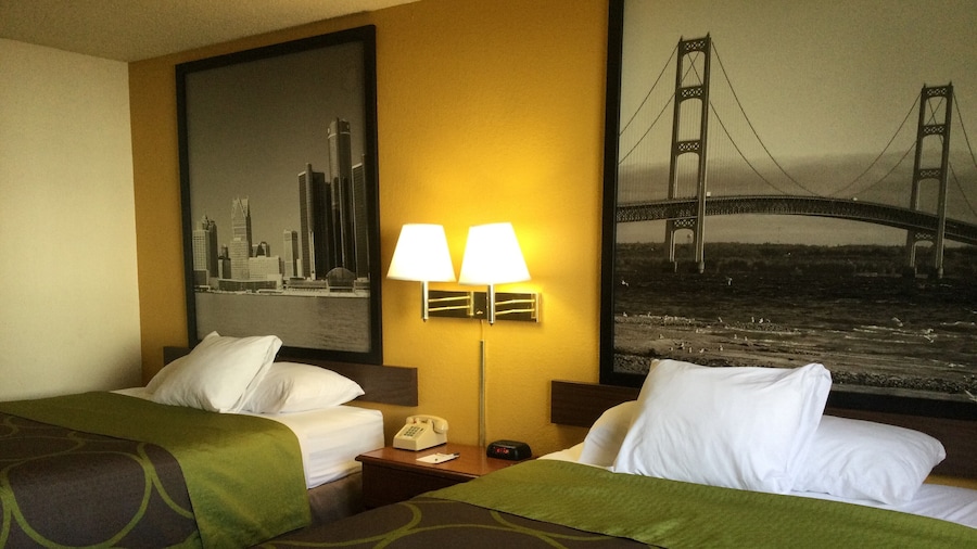 Super 8 by Wyndham Canton/Livonia Area