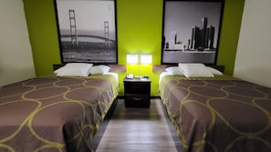 Caja de seguridad en la habitación y escritorio