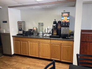 Free daily buffet breakfast
