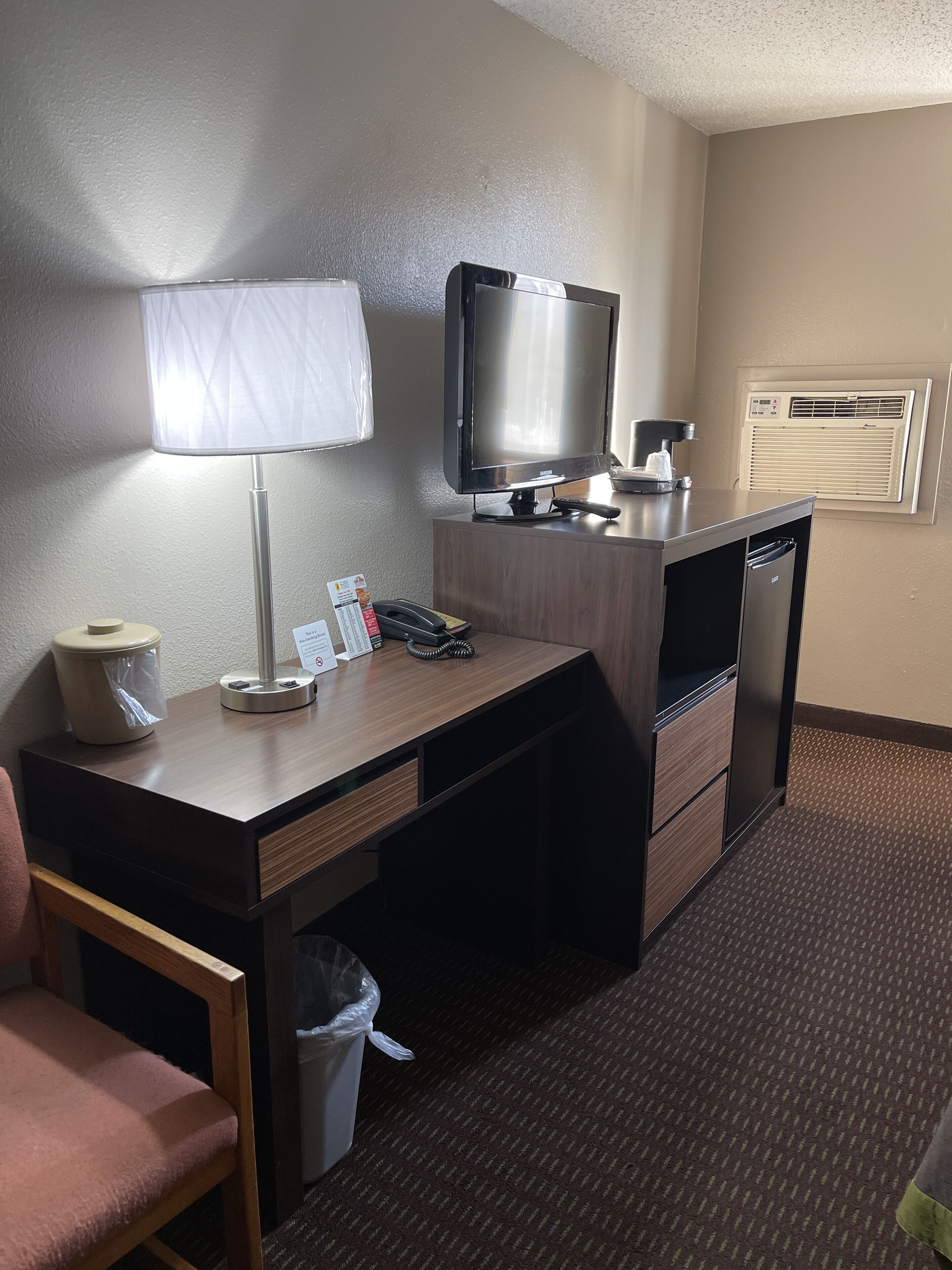 2 bedrooms, in-room safe, desk, laptop workspace