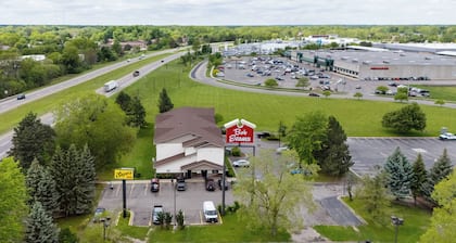 Super Inn by OYO Lansing MI