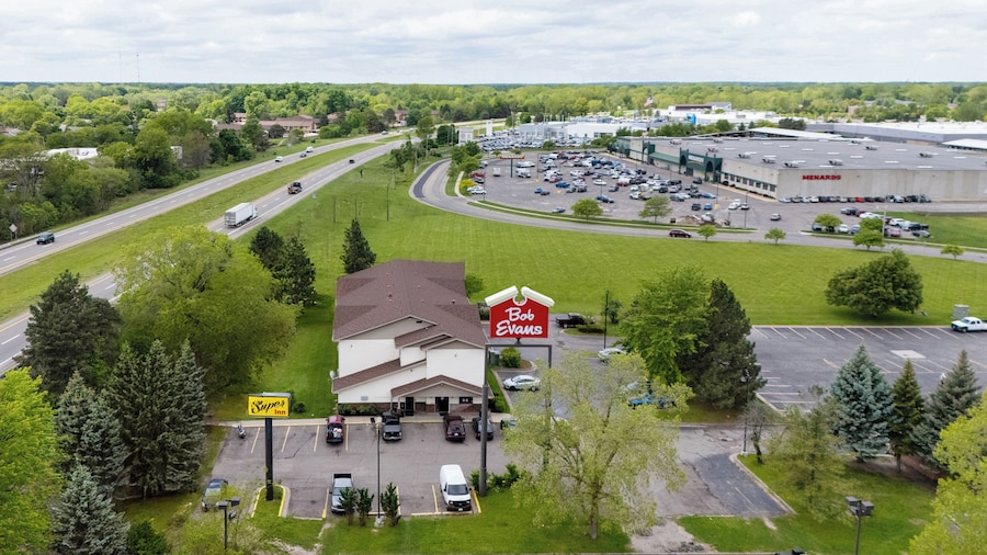 Super Inn by OYO Lansing MI