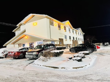 Super Inn by OYO Lansing MI