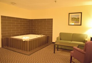 Deluxe Studio Suite, 1 King Bed, Non Smoking | Private spa tub