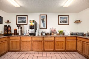 Free daily continental breakfast 