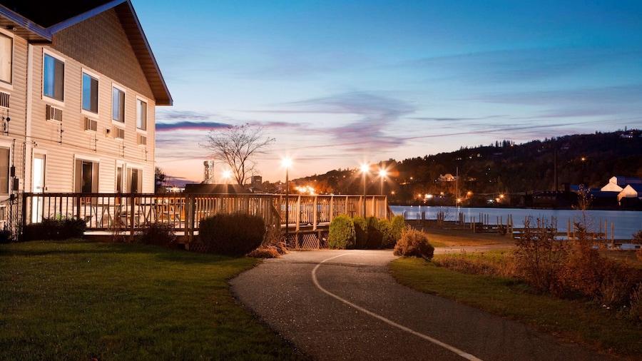 Super 8 by Wyndham Houghton