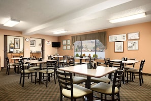 Free daily continental breakfast