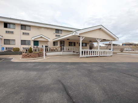 Exterior. American Inn