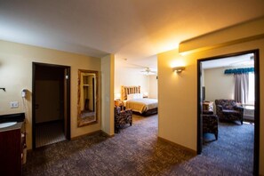 Desk, cribs/infant beds, rollaway beds, free WiFi