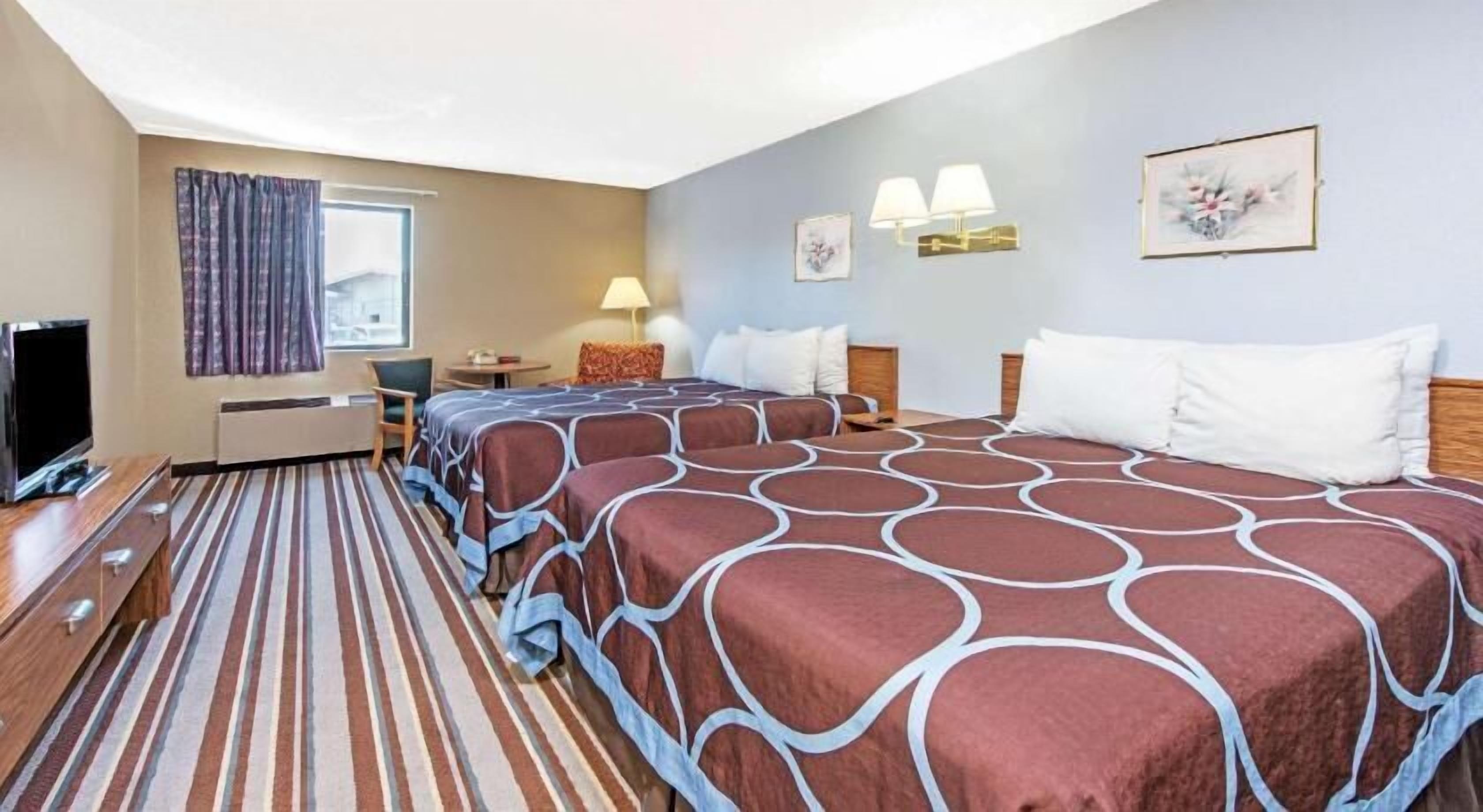 ستائر تعتيم ومكواة/لوح كي وأسرّة أطفال/رضّع (مجانًا) وأسرّة قابلة للطي