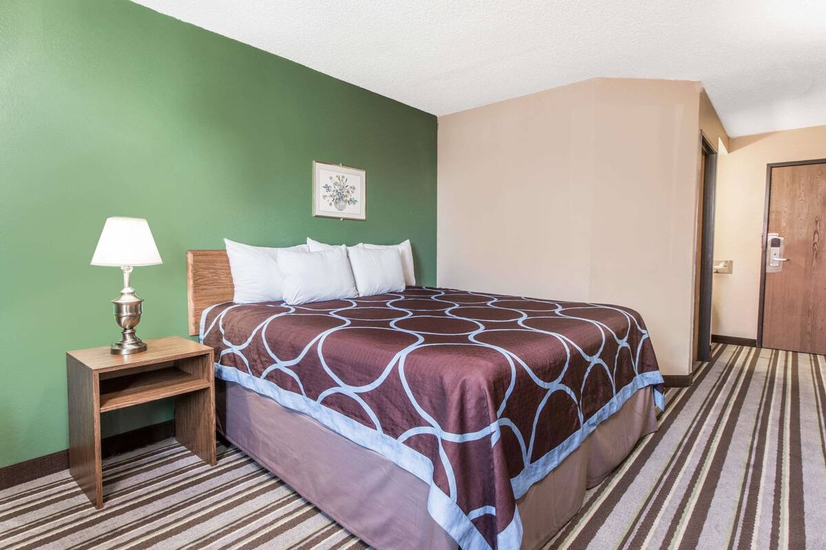 Blackout drapes, iron/ironing board, free cribs/infant beds