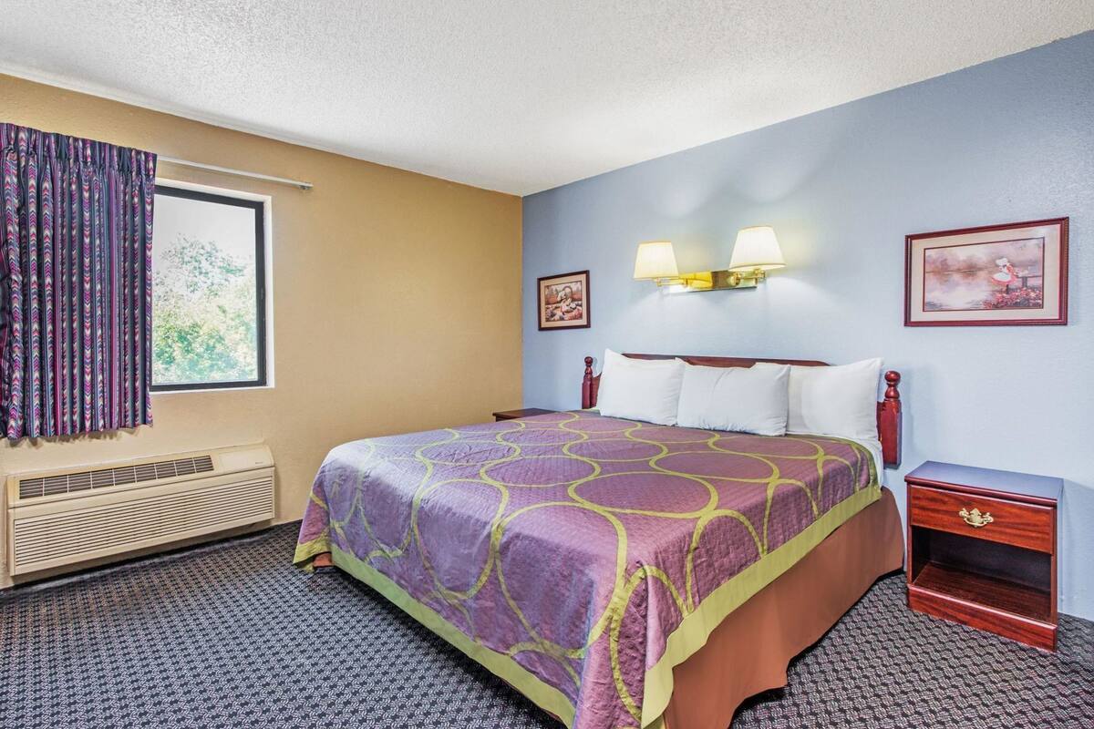 Blackout drapes, iron/ironing board, free cribs/infant beds