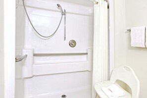 Room, 1 Queen Bed, Accessible, Non Smoking (Mobility Bathtub w/Grab bars) | Bathroom | Combined shower/tub, free toiletries, hair dryer, towels