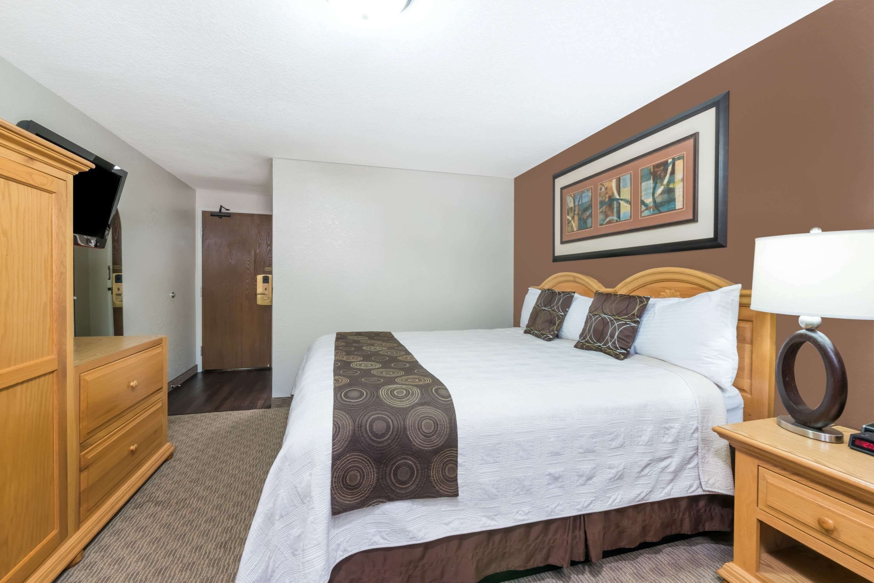 加厚床垫、遮光窗帘、熨斗/熨衣板、免费 WiFi