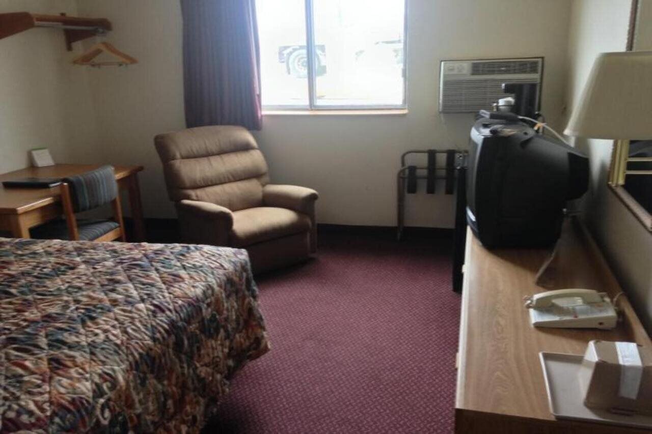 In-room safe, desk, rollaway beds, free WiFi