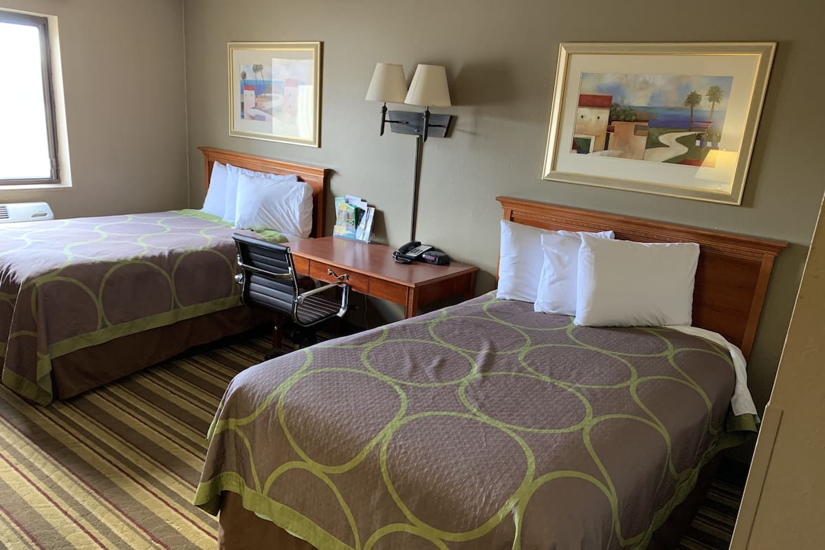 Room, 1 Double Bed, Accessible, Non Smoking | Memory foam beds, desk, free cribs/infant beds, rollaway beds