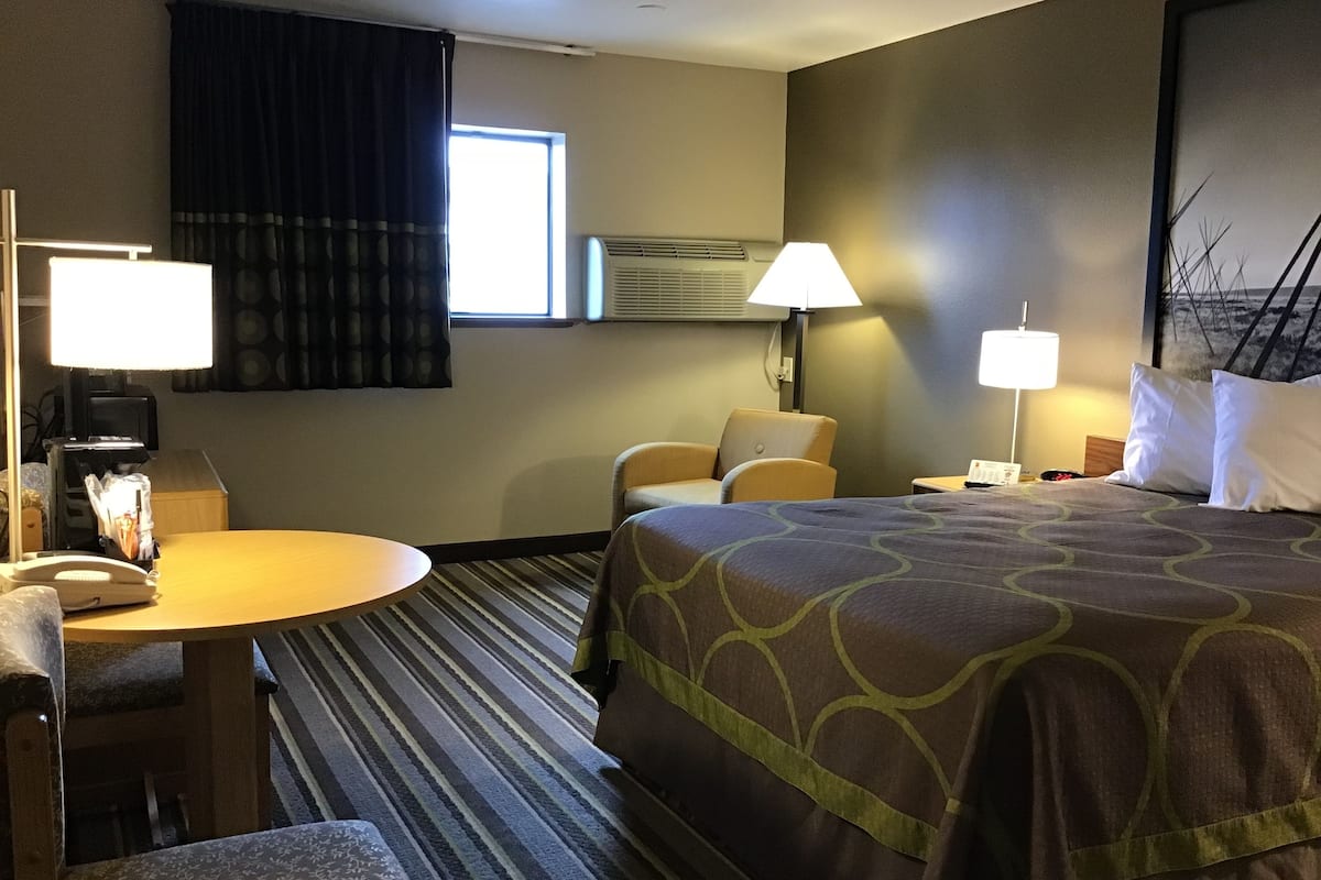 free cots/infant beds, free wifi, bed sheets, alarm clocks