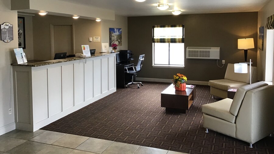 Super 8 by Wyndham Dillon