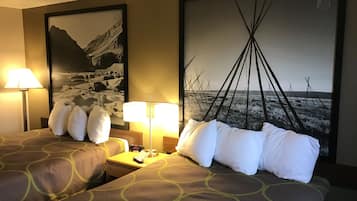 Habitación, 2 camas Queen size, para no fumadores | Cunas gratuitas, wifi gratis, ropa de cama y despertador