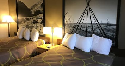 Super 8 by Wyndham Dillon