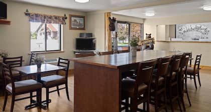 Super 8 by Wyndham Kalispell Glacier National Park