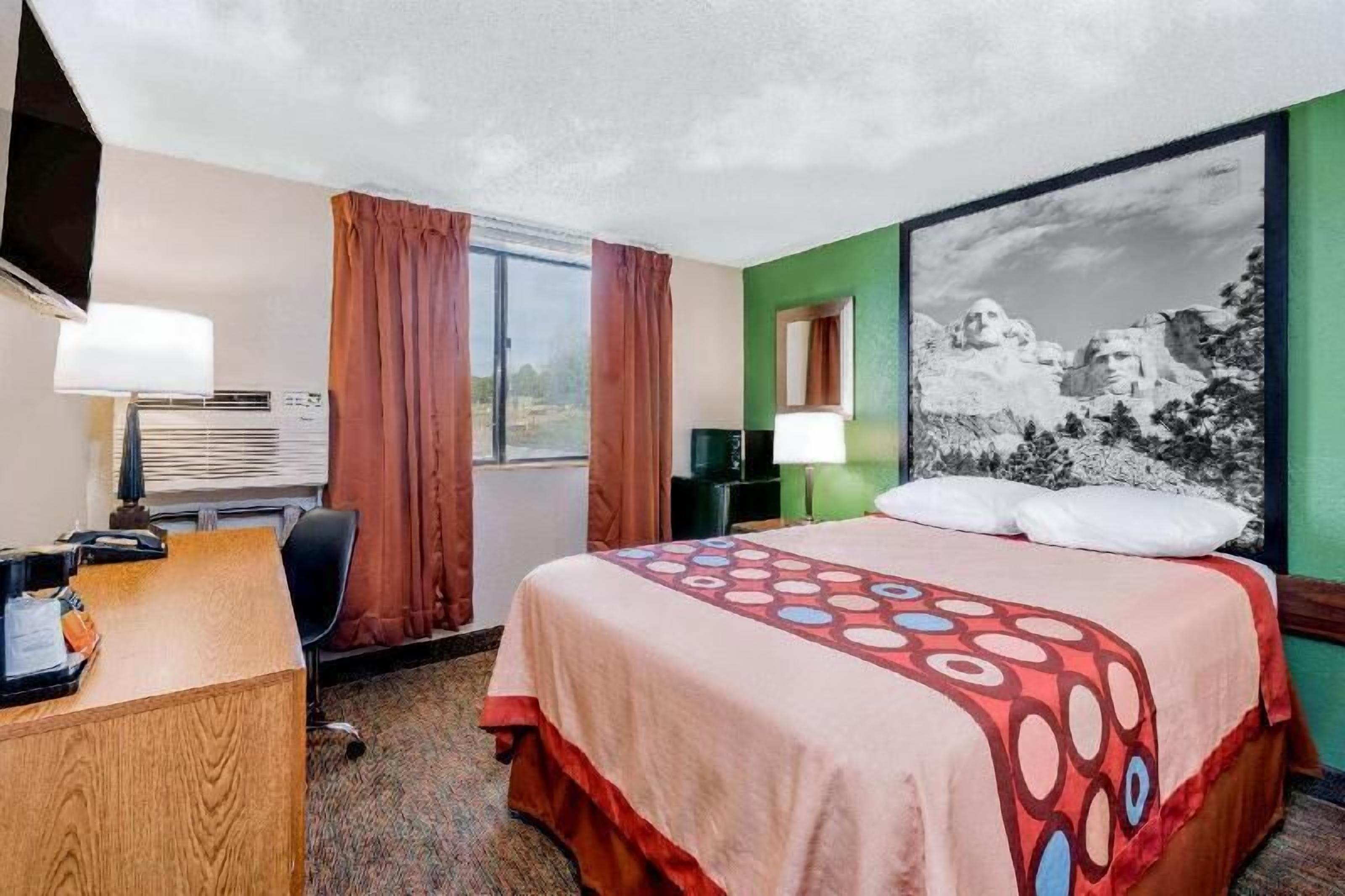 Desk, blackout drapes, free WiFi