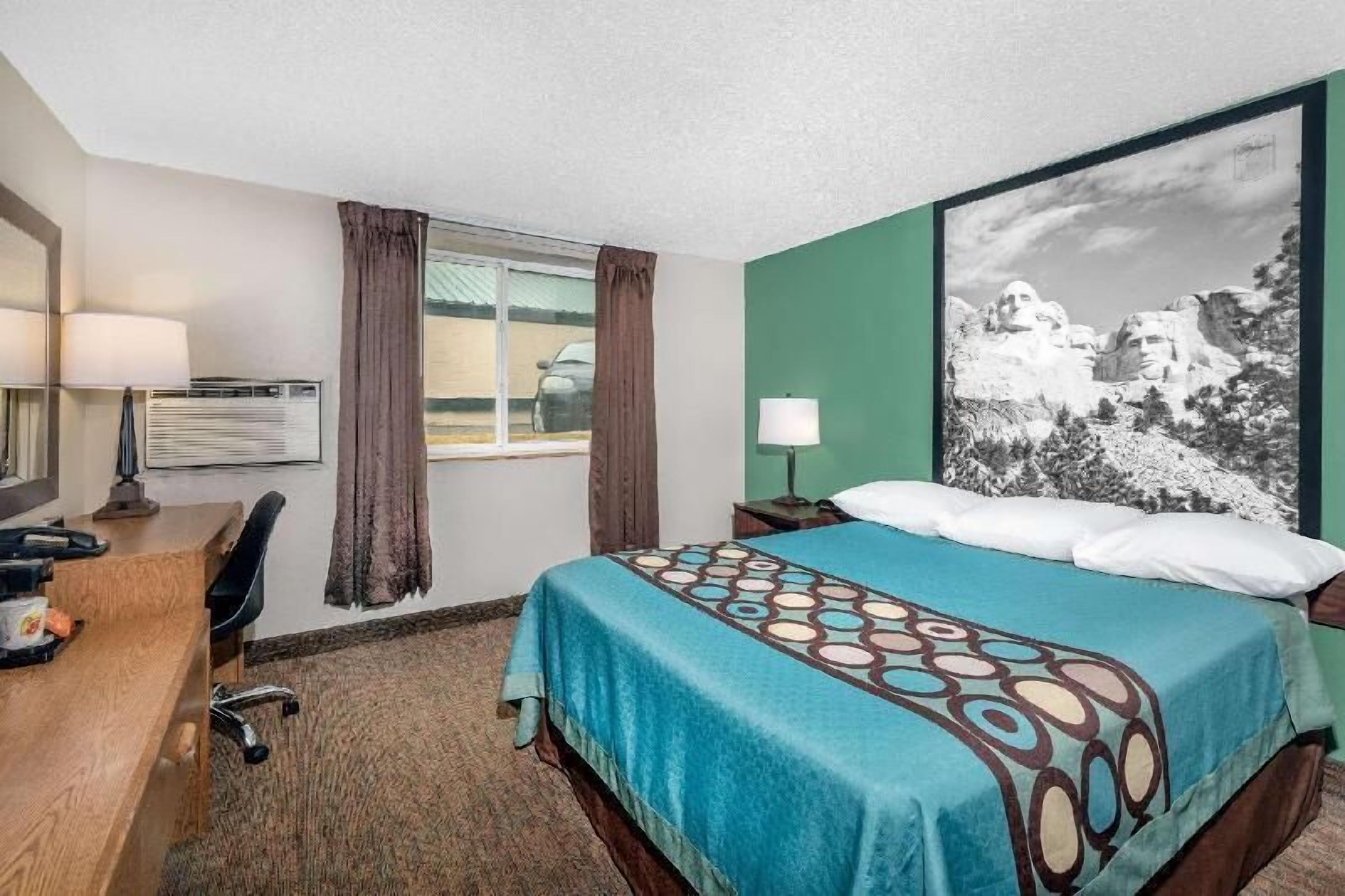 Desk, blackout drapes, free WiFi