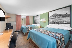 Schreibtisch, Verdunkelungsvorhänge, kostenloses WLAN