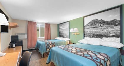 Super 8 by Wyndham Pierre SD