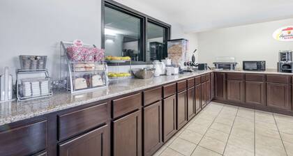 Super 8 by Wyndham Pierre SD