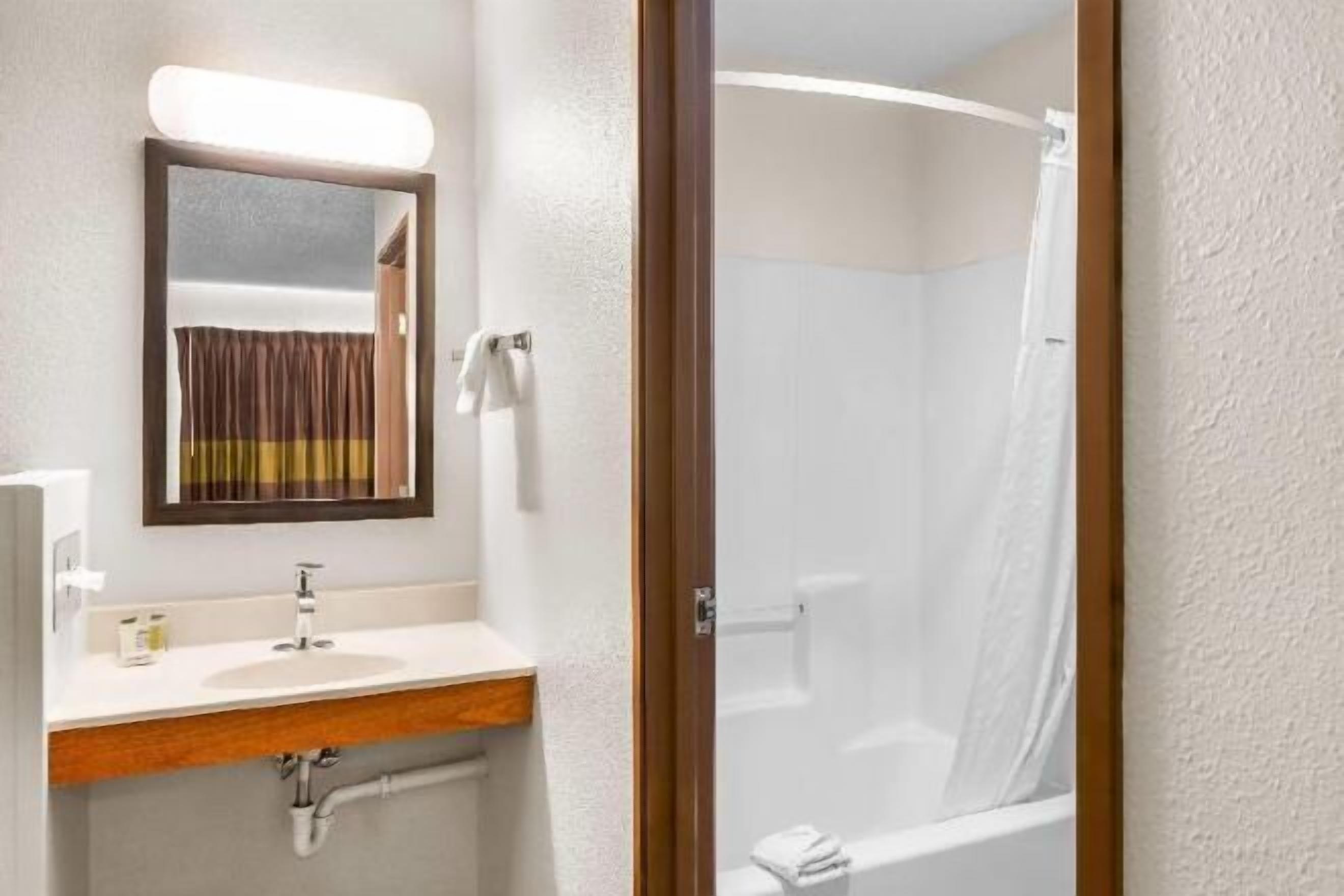 Bañera con ducha, cabezal de ducha tipo lluvia